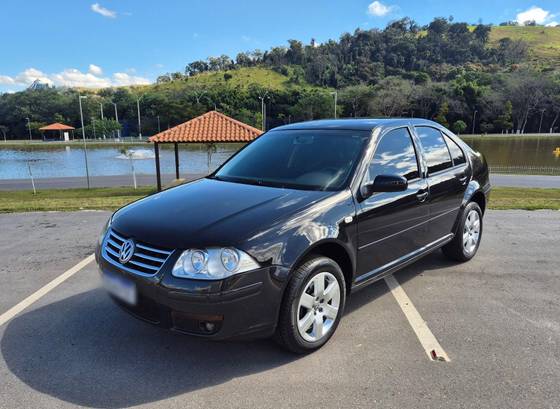 VOLKSWAGEN BORA 2.0 MI 8V FLEX 4P AUTOMÁTICO VOLKSWAGEN BORA 2.0 MI 8V FLEX 4P AUTOMÁTICO